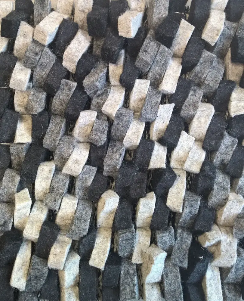 Cobblestone Silver / Coal / Charcoal Felt Shag Rug